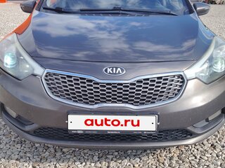 2013 Kia Cerato III, бежевый, 900000 рублей, вид 2