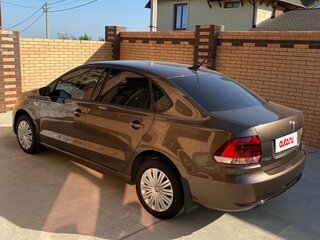 2018 Volkswagen Polo V Рестайлинг, коричневый, 1500000 рублей, вид 4