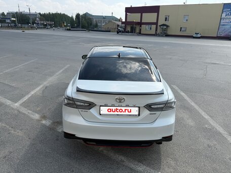 2020 Toyota Camry VIII (XV70), белый, 3000000 рублей, вид 3
