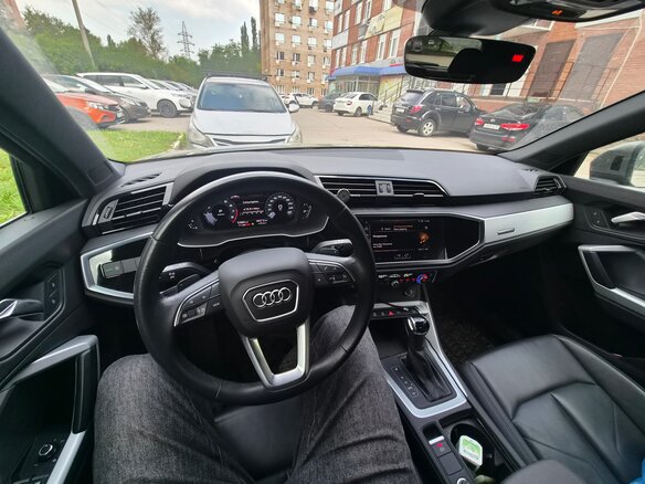 2020 Audi Q3 45 TFSI II (F3), серый, 3500000 рублей - вид 9