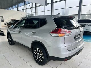 2017 Nissan X-Trail III Рестайлинг, серебристый, 1895000 рублей, вид 4