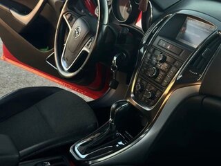2010 Opel Astra J, красный, 790000 рублей, вид 1