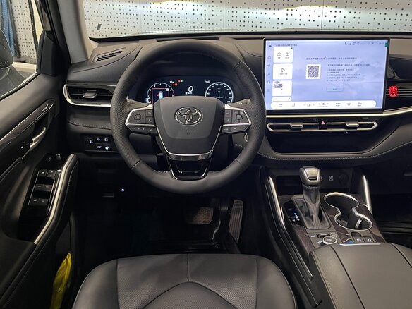 2026 Toyota Highlander IV (XU70), чёрный - вид 8