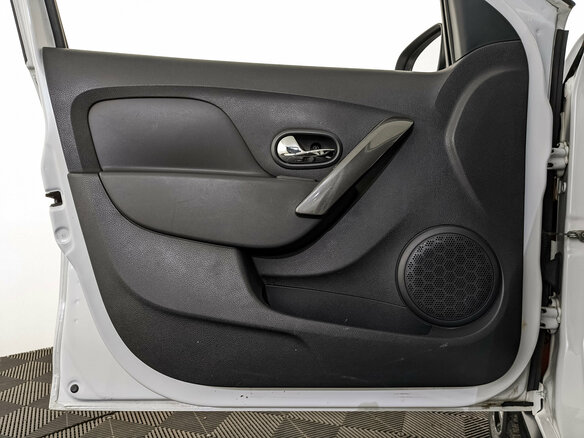 2019 Renault Sandero Stepway II Рестайлинг, белый - вид 18