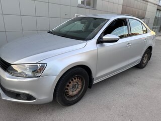 2013 Volkswagen Jetta VI, серебристый, 770000 рублей, вид 2