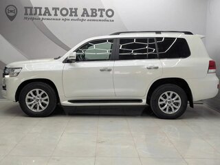 2019 Toyota Land Cruiser 200 Series Рестайлинг 2, белый, 5929000 рублей, вид 4