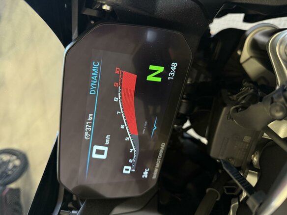 2025 BMW R 1300 RS, чёрный - вид 3