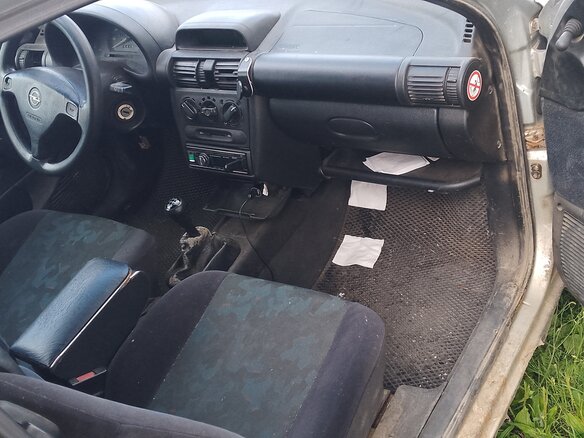 2000 Opel Corsa B, серый, 70000 рублей - вид 5