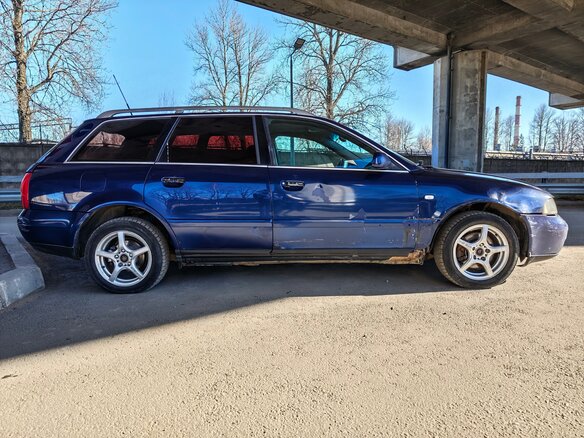 1999 Audi A4 I (B5) Рестайлинг, синий, 170000 рублей - вид 5