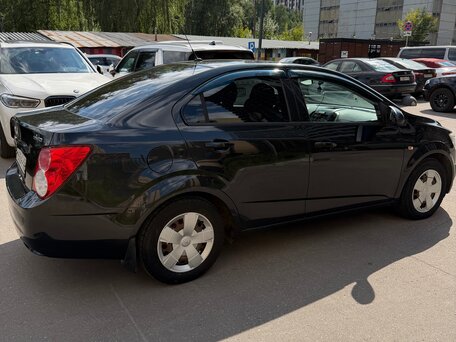 2013 Chevrolet Aveo II, чёрный, 550000 рублей, вид 5