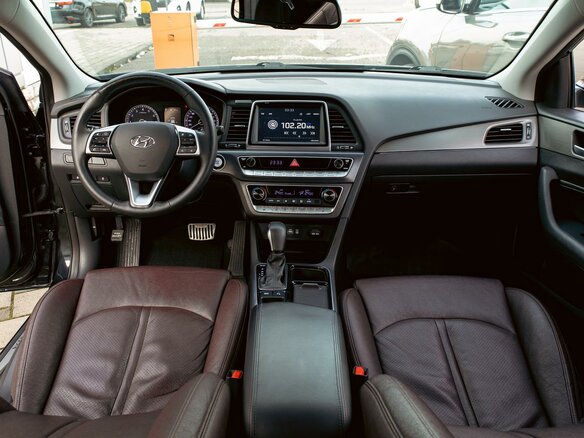 2019 Hyundai Sonata VII (LF) Рестайлинг, чёрный, 1545000 рублей - вид 15