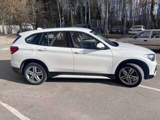 2020 BMW X1 20i xDrive II (F48) Рестайлинг, белый, 2550000 рублей, вид 4
