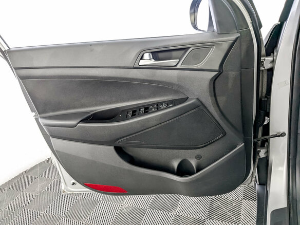 2019 Hyundai Tucson III Рестайлинг, серебристый, 1820000 рублей - вид 18