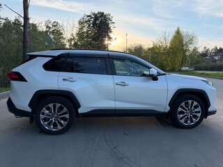 2022 Toyota RAV4 V (XA50), белый, 3750000 рублей, вид 4
