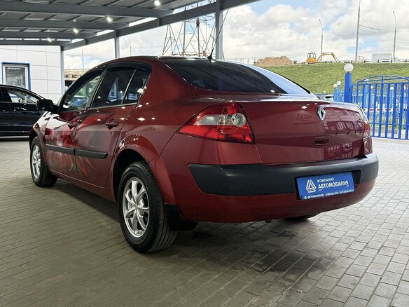 2005 Renault Megane II, красный - вид 2