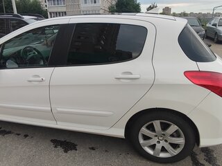 2012 Peugeot 308 I Рестайлинг, белый, 600000 рублей, вид 4