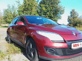 2014 Renault Megane III Рестайлинг, красный, 700000 рублей, вид 4