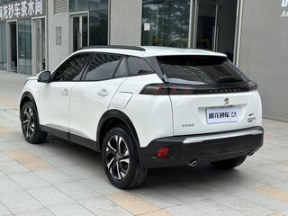 2022 Peugeot 2008 II, белый, 1290000 рублей, вид 3