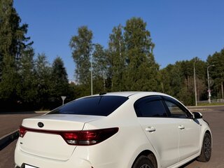 2020 Kia Rio IV Рестайлинг, белый, 1380000 рублей, вид 5
