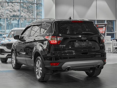 2017 Ford Kuga II Рестайлинг, чёрный, 1399000 рублей, вид 4