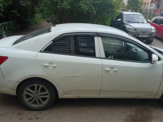 2011 Kia Cerato 6-speed II, белый, 400000 рублей, вид 4
