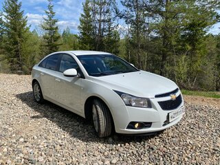 2012 Chevrolet Cruze I, белый, 700000 рублей, вид 1