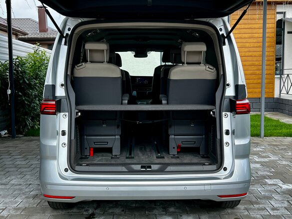 2022 Volkswagen Multivan T7, серебристый, 4550000 рублей - вид 12