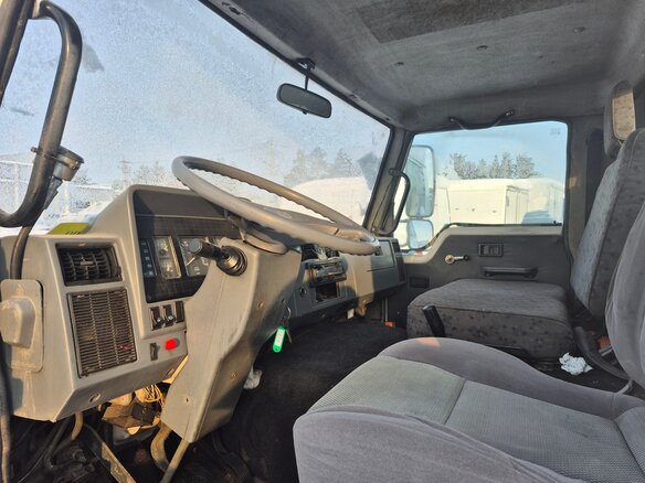 2011 TATA 613, белый, 1550000 рублей - вид 12