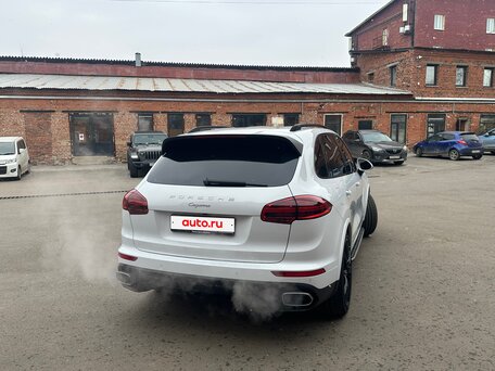 2015 Porsche Cayenne Diesel II Рестайлинг (958), белый, 3942000 рублей, вид 4