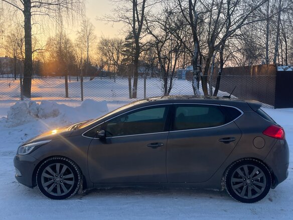 2013 Kia Ceed II, коричневый, 1050000 рублей - вид 4