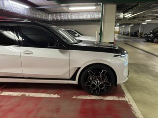 2022 BMW X7 40i I (G07) Рестайлинг, белый, 9500000 рублей, вид 5