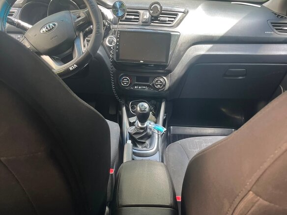2013 Kia Rio 5-speed III, белый, 750000 рублей - вид 7