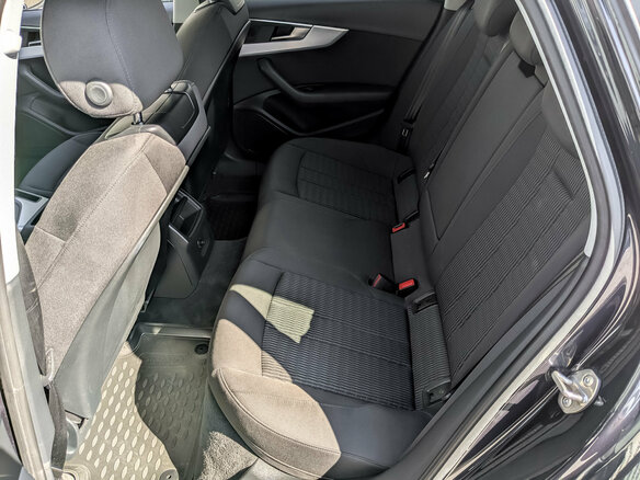 2018 Audi A4 V (B9), синий, 1530000 рублей - вид 11