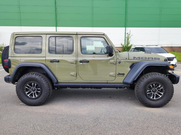 2026 Jeep Wrangler IV (JL) Рестайлинг, зелёный, 18998000 рублей - вид 3