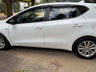 2017 Kia Ceed II Рестайлинг, белый, 1059000 рублей, вид 4