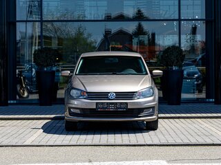 2015 Volkswagen Polo V Рестайлинг, бежевый, 895000 рублей, вид 2