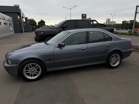 2002 BMW 5 серии 525i IV (E39) Рестайлинг, синий, 880000 рублей, вид 3