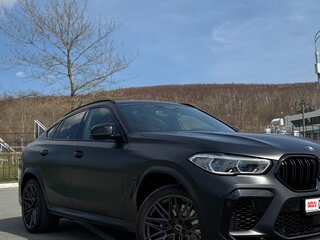 2021 BMW X6 M Competition III (F96), чёрный, 9500000 рублей, вид 4