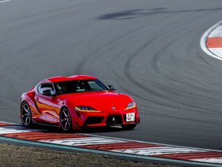 2021 Toyota Supra V (A90), красный, 4634130 рублей, вид 3