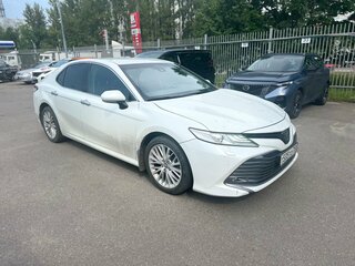 2018 Toyota Camry VIII (XV70), белый, 2965000 рублей, вид 2
