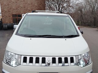 2009 Mitsubishi Delica D:5 I, белый, 1800000 рублей, вид 2