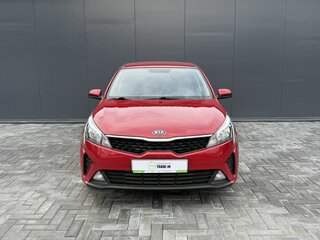 2020 Kia Rio IV Рестайлинг, красный, 1520000 рублей, вид 3