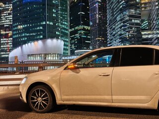 2023 Skoda Octavia III (A7) Рестайлинг, белый, 2500000 рублей, вид 3