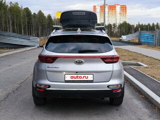 2019 Kia Sportage IV Рестайлинг, серебристый, 1950000 рублей, вид 3