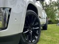 2020 Cadillac Escalade IV, белый, 5000000 рублей - вид 2