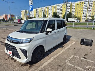 2022 Toyota Roomy I Рестайлинг, белый, 850000 рублей, вид 3