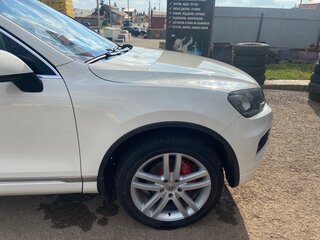 2010 Volkswagen Touareg II, белый, 1720000 рублей, вид 5