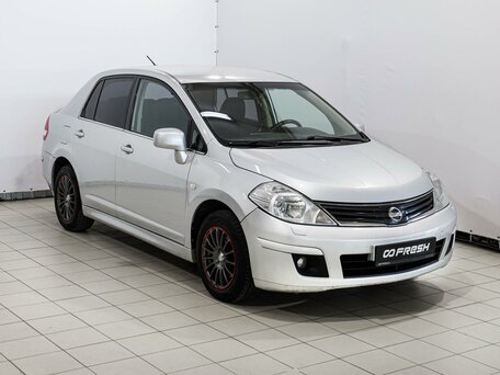 Nissan Tiida I