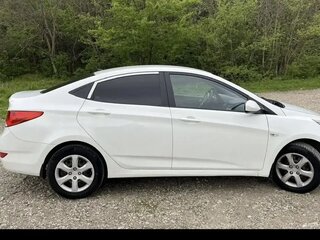 2011 Hyundai Solaris I, белый, 785000 рублей, вид 1