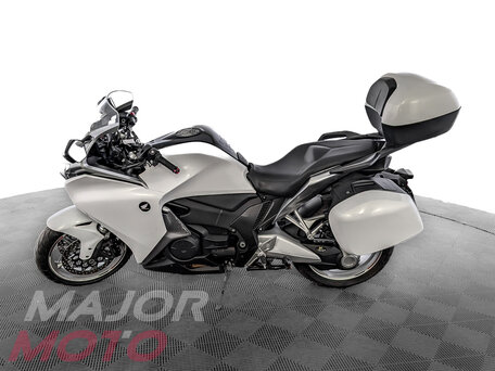 2010 Honda VFR 1200, белый, 899000 рублей, вид 4